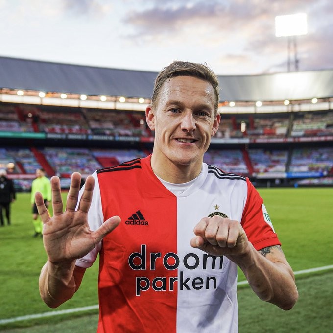 包含集结日体能课后，费耶诺德迎来里程碑备战英超，球迷炸锅，团队化学反应显著的词条